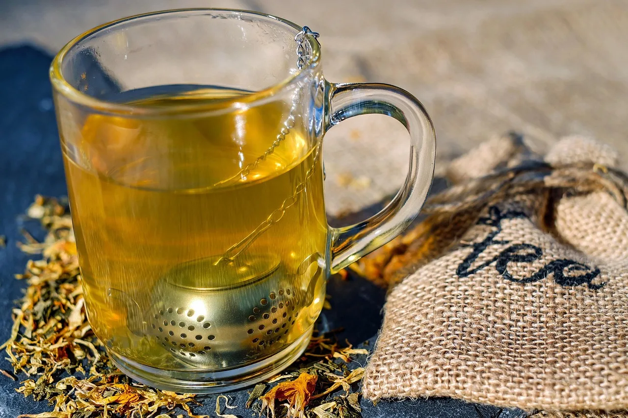 herbata, tea infuser, puchar, szkło, filiżanka herbaty, zaparzacz, drink, gorący napój, napój, kubek