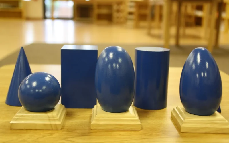 geometryczne bryły, montessori, kształty, figury geometryczne, geometryczny, projekt, owalny, kula, stożek, cylinder, sześcian, montessori, montessori, montessori, montessori, montessori